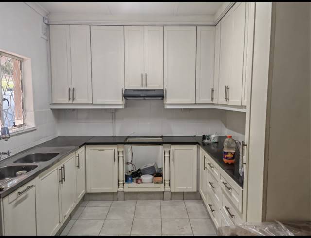 4 BEDROOM HOUSE TO LET IN MOSELEY PARK